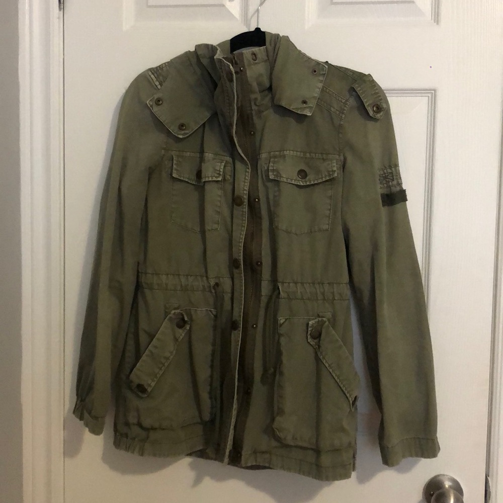 Army green light fall jacket
